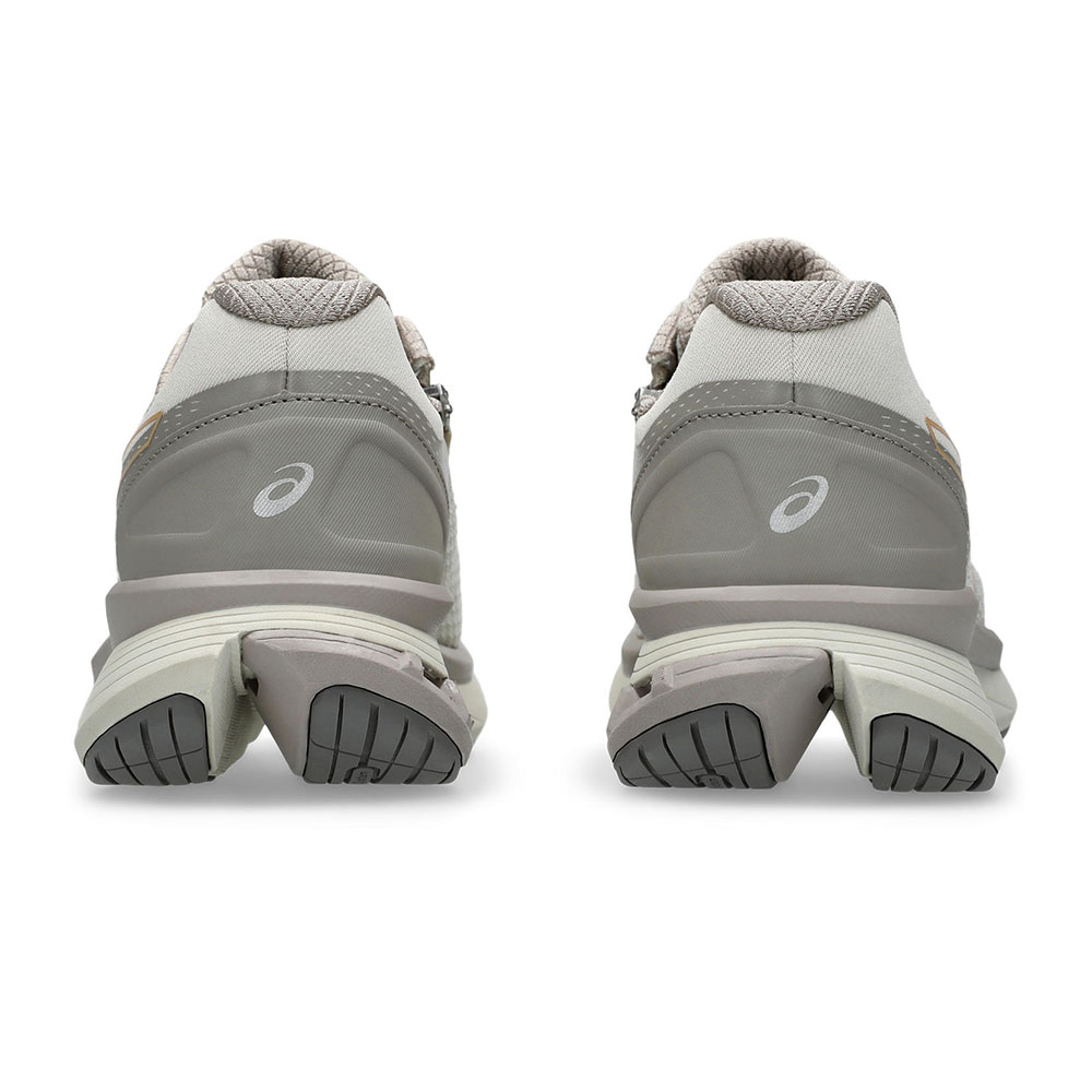 ベージュ×シャンパンゴールド