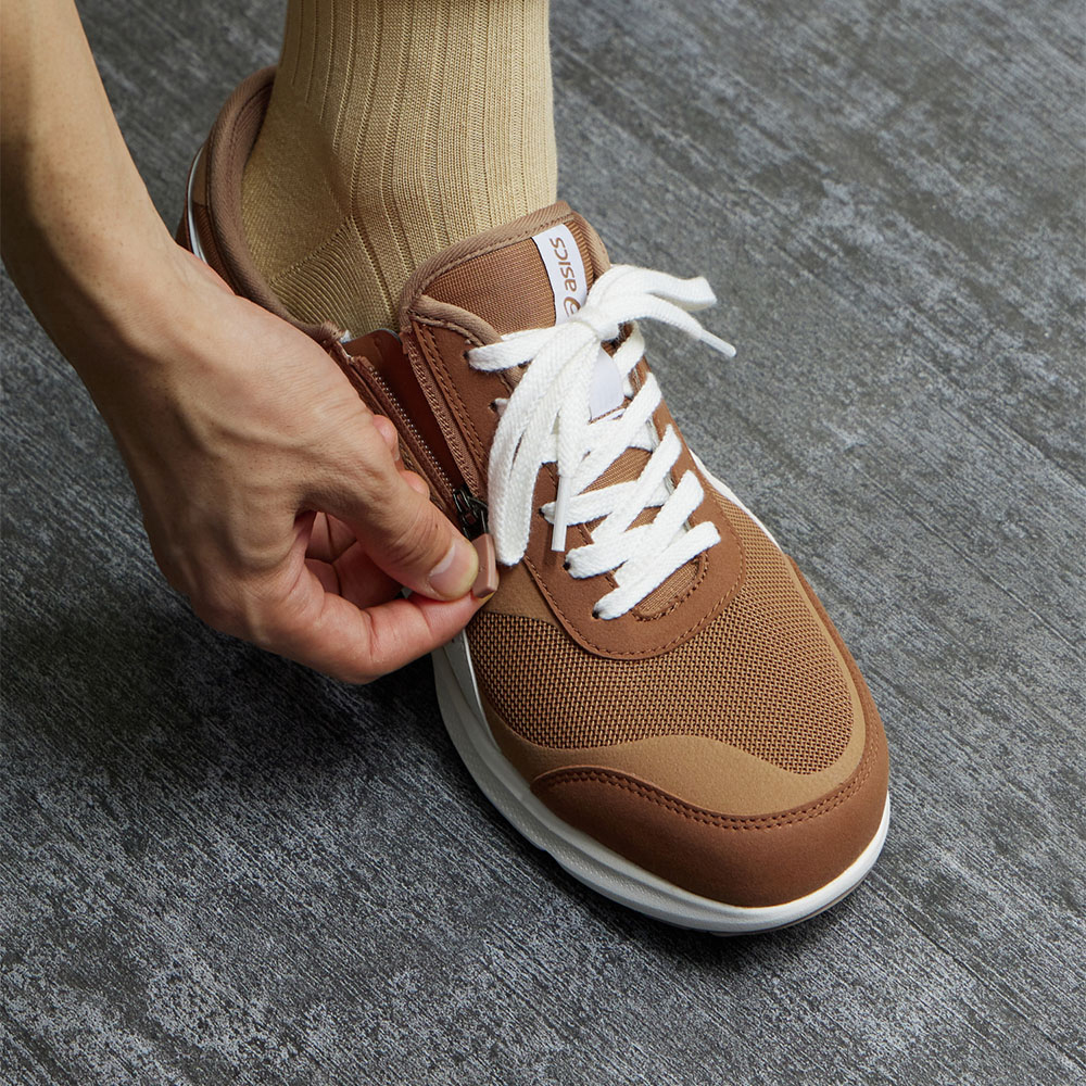 ブラウン×オフホワイト