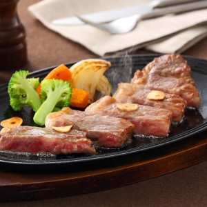 鹿児島県産 薩州牛 ロースステーキ 計2枚 (300g）