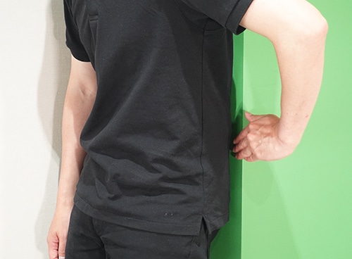 隙間に手が入らない姿勢