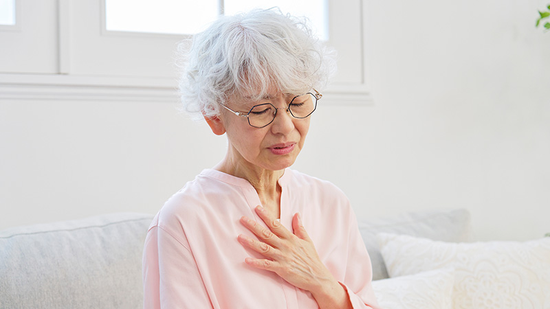 苦しそうなシニア