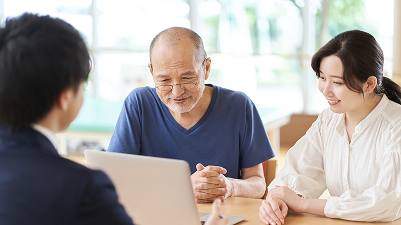 相談をするシニア