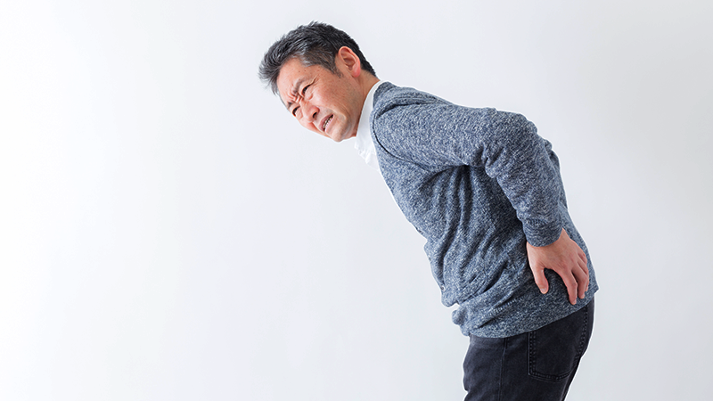 便秘が続き痔で痛がる高齢者