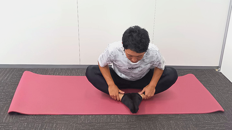 股関節のストレッチ2